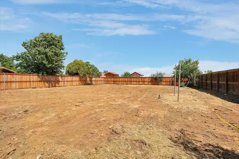Exterior - 4593 Arboga Rd, Olivehurst, CA 95961 photo 6 of 7