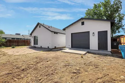 Exterior - 4593 Arboga Rd, Olivehurst, CA 95961 photo 3 of 7