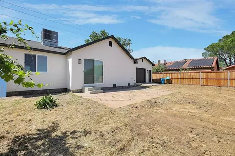 Exterior - 4593 Arboga Rd, Olivehurst, CA 95961 photo 4 of 7