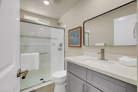 Bath - 4593 Arboga Rd, Olivehurst, CA 95961 photo 1 of 2