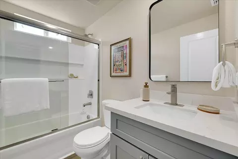 Bath - 4593 Arboga Rd, Olivehurst, CA 95961 photo 2 of 2