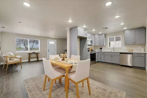 Dining - 4593 Arboga Rd, Olivehurst, CA 95961 photo 2 of 3