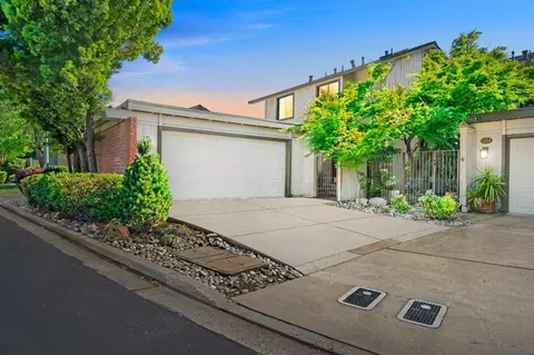 8728 Bluff Ln, Fair Oaks, CA 95628