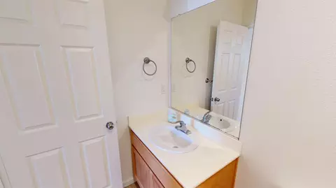 Bath - 2904 Dillon Ln, Merced, CA 95348 photo 3 of 3