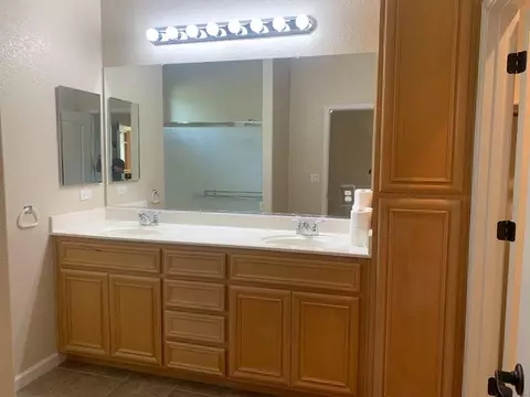 Bath - 3363 Eskaton Dr, Placerville, CA 95667 photo 2 of 5