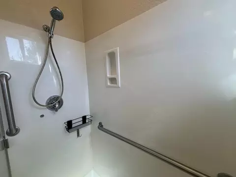 Bath - 3363 Eskaton Dr, Placerville, CA 95667 photo 4 of 5