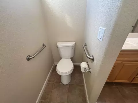 Bath - 3363 Eskaton Dr, Placerville, CA 95667 photo 3 of 5