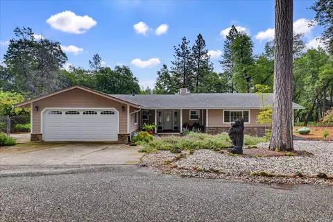 16005 Langley Pl, Grass Valley, CA 95949