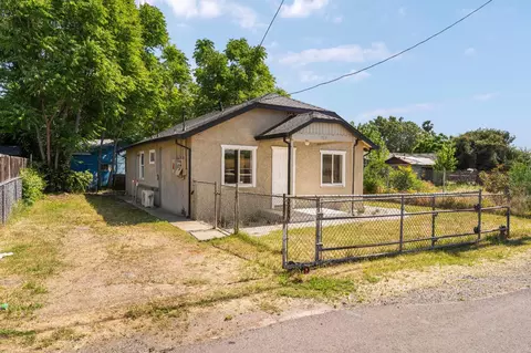 760 Sycamore Ave, Olivehurst, CA 95961