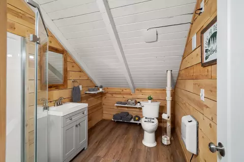 Bath - 3026 Valley View Dr, Arnold, CA 95223 photo 2 of 3