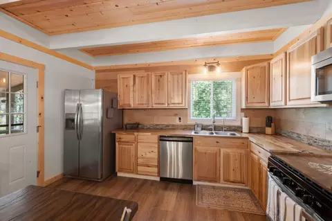 Kitchen - 3026 Valley View Dr, Arnold, CA 95223 photo 2 of 3