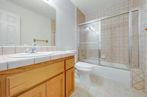 Bath - 5206 Sirbuck Way, Carmichael, CA 95608 photo 5 of 8