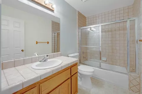 Bath - 5206 Sirbuck Way, Carmichael, CA 95608 photo 6 of 8