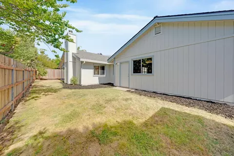 Exterior - 5206 Sirbuck Way, Carmichael, CA 95608 photo 14 of 16