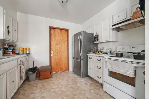 Kitchen - 8792 Hidden Valley Rd, Mountain Ranch, CA 95246 photo 2 of 2