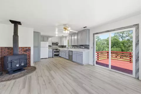Living - 4896 Chuckwagon Dr, Copperopolis, CA 95228 photo 5 of 6