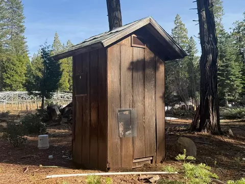 30082 Buckthorn Ln, Nevada City, CA 95959
