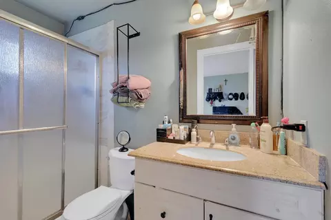 Bath - 3132 4th St, Biggs, CA 95917 photo 1 of 2