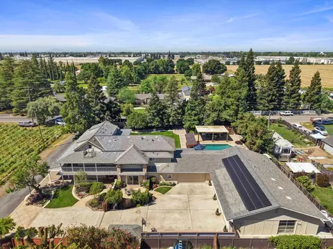 View/Area - 17700 N Kennison Ln, Lodi, CA 95240 photo 2 of 4