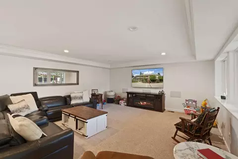 Living - 17700 N Kennison Ln, Lodi, CA 95240 photo 1 of 3