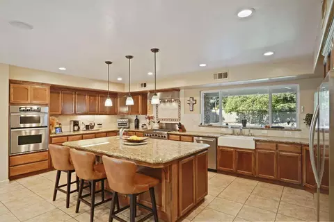 Kitchen - 17700 N Kennison Ln, Lodi, CA 95240 photo 5 of 8