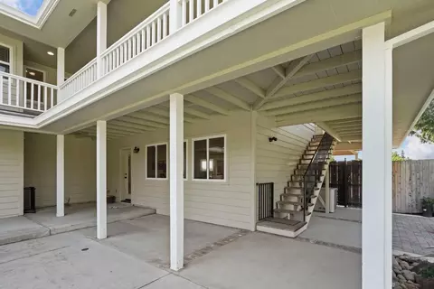 Exterior - 17700 N Kennison Ln, Lodi, CA 95240 photo 10 of 19