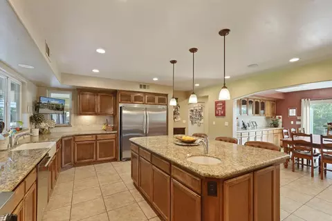 Kitchen - 17700 N Kennison Ln, Lodi, CA 95240 photo 4 of 8