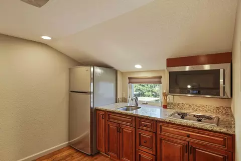Kitchen - 17700 N Kennison Ln, Lodi, CA 95240 photo 7 of 8