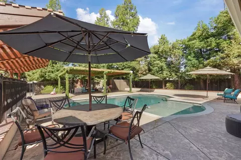 Exterior - 17700 N Kennison Ln, Lodi, CA 95240 photo 12 of 19