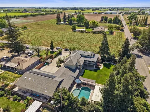 View/Area - 17700 N Kennison Ln, Lodi, CA 95240 photo 4 of 4