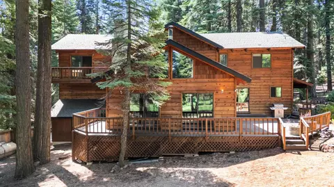 1131 Lake Ridge Rd, Lake Almanor, CA 96137