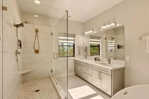 Bath - 3321 Menominee Ct, Arnold, CA 95223 photo 2 of 4