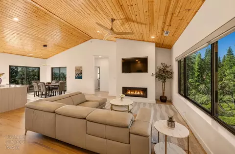Living - 3321 Menominee Ct, Arnold, CA 95223 photo 1 of 3