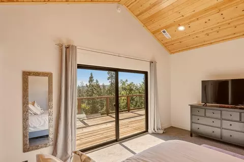 Bedroom - 3321 Menominee Ct, Arnold, CA 95223 photo 2 of 4