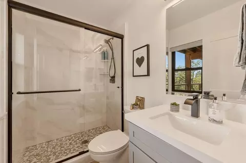 Bath - 3321 Menominee Ct, Arnold, CA 95223 photo 4 of 4