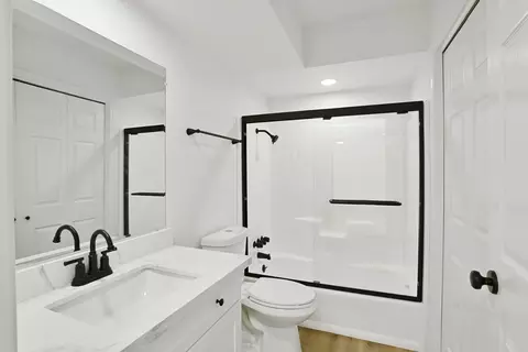 Bath - 3701 Colonial Dr, Modesto, CA 95356 photo 1 of 2