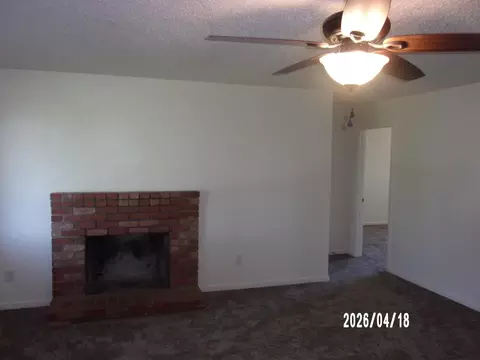 Living - 921 S Elinor Ave, Olivehurst, CA 95961 photo 1 of 2