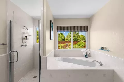 Bath - 27701 S Fairoaks Rd, Tracy, CA 95304 photo 3 of 4