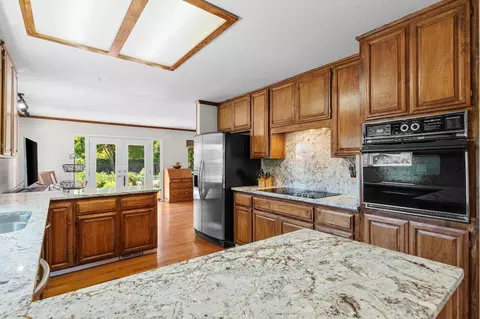 Kitchen - 27701 S Fairoaks Rd, Tracy, CA 95304 photo 4 of 7