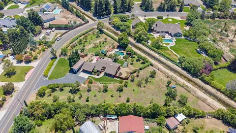 View/Area - 27701 S Fairoaks Rd, Tracy, CA 95304 photo 2 of 10