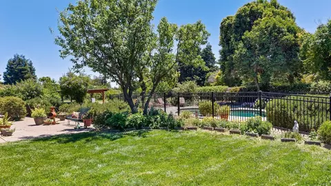 Exterior - 27701 S Fairoaks Rd, Tracy, CA 95304 photo 7 of 19