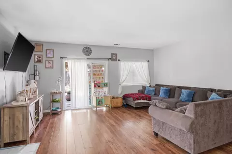 Living - 1913 St Augustine Ct, Modesto, CA 95358 photo 1 of 2