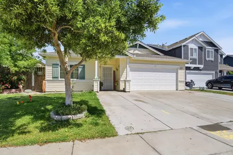 Exterior - 1913 St Augustine Ct, Modesto, CA 95358 photo 2 of 3