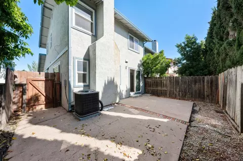 Exterior - 1880 Premier Pl, Concord, CA 94520 photo 3 of 5