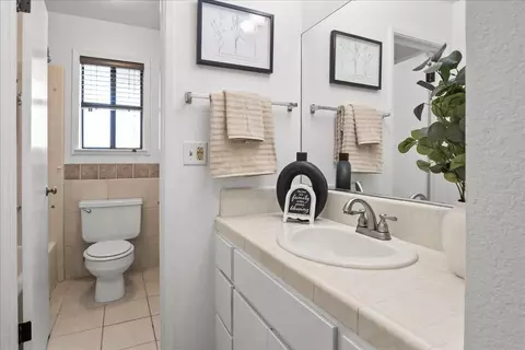 Bath - 3350 M St #45, Merced, CA 95348 photo 2 of 4