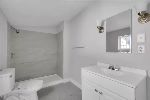 Bath - 1613 9th Ave, Olivehurst, CA 95961 photo 1 of 1