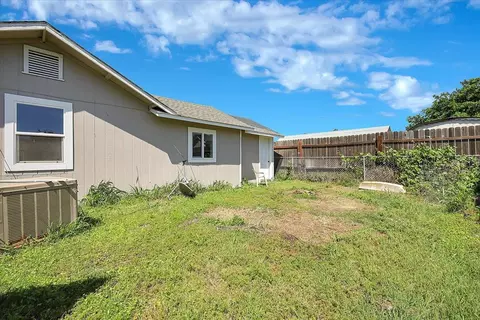 Exterior - 1613 9th Ave, Olivehurst, CA 95961 photo 9 of 13