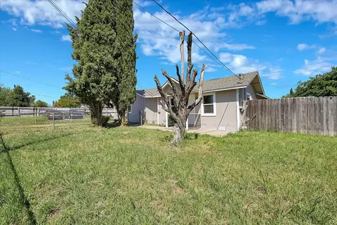 Exterior - 1613 9th Ave, Olivehurst, CA 95961 photo 4 of 13