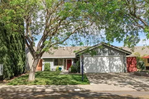2220 Orchard Park Way, Modesto, CA 95355