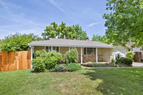 2705 Clover Ln, Sacramento, CA 95821